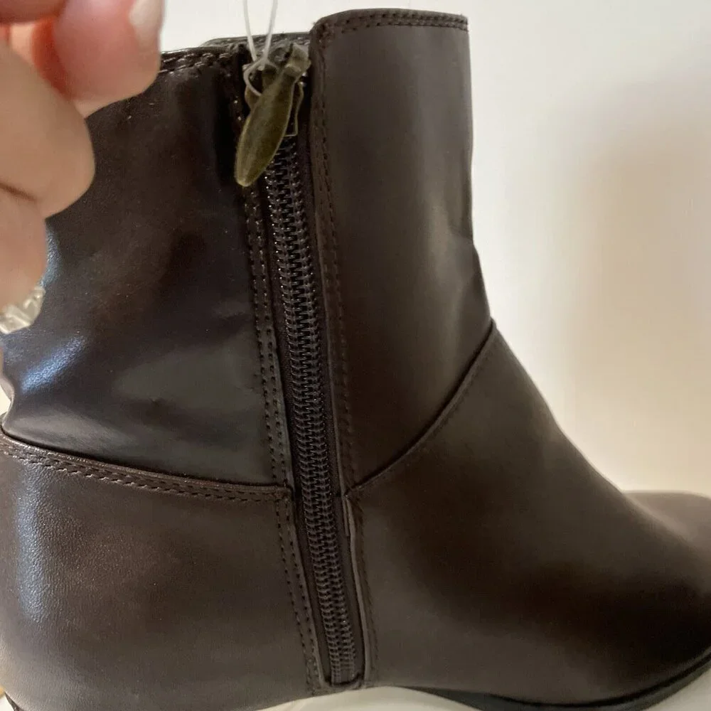 Thom McAn Leather Ankle Boots Booties Sz 9 Brown Square Toe Block Heel Y2K Vibes